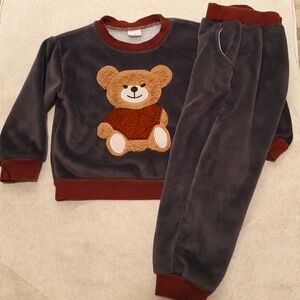 Two piece outfit with bear detail
